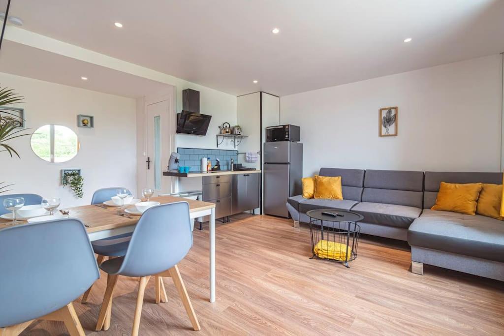 "Le Chaleureux" Appartement Pour 4 Personnes Isles-sur-Suippe Esterno foto