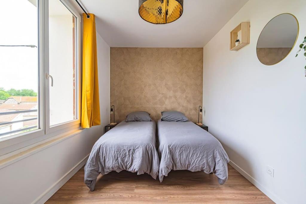 "Le Chaleureux" Appartement Pour 4 Personnes Isles-sur-Suippe Esterno foto